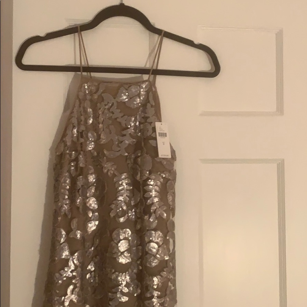 Beautiful mini dress!